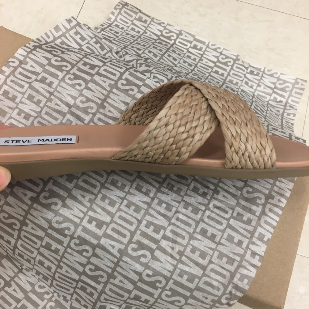 Steve Maddens Natural Sandals 👡 - Picture 4 of 6